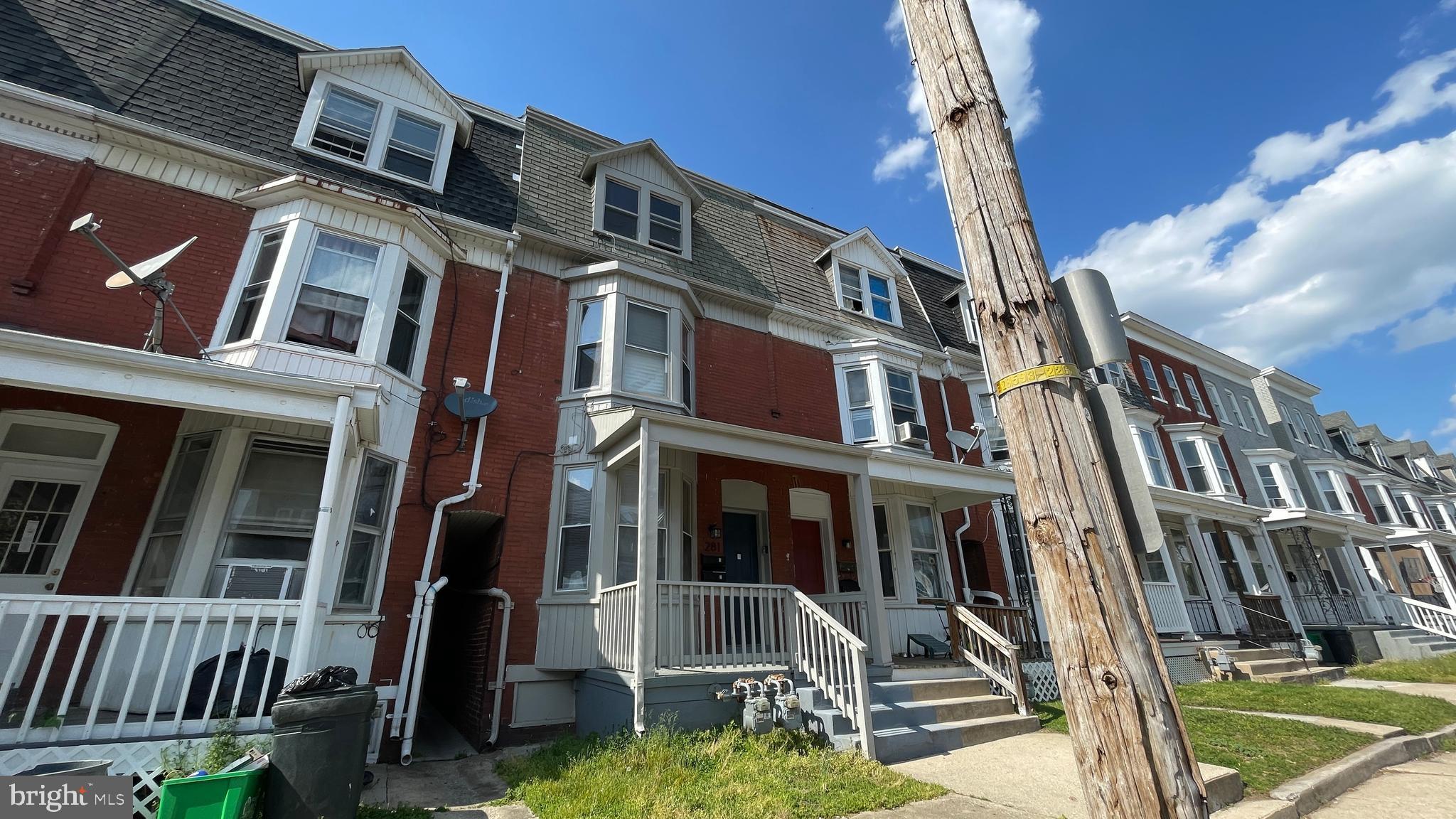 281 W COTTAGE PLACE