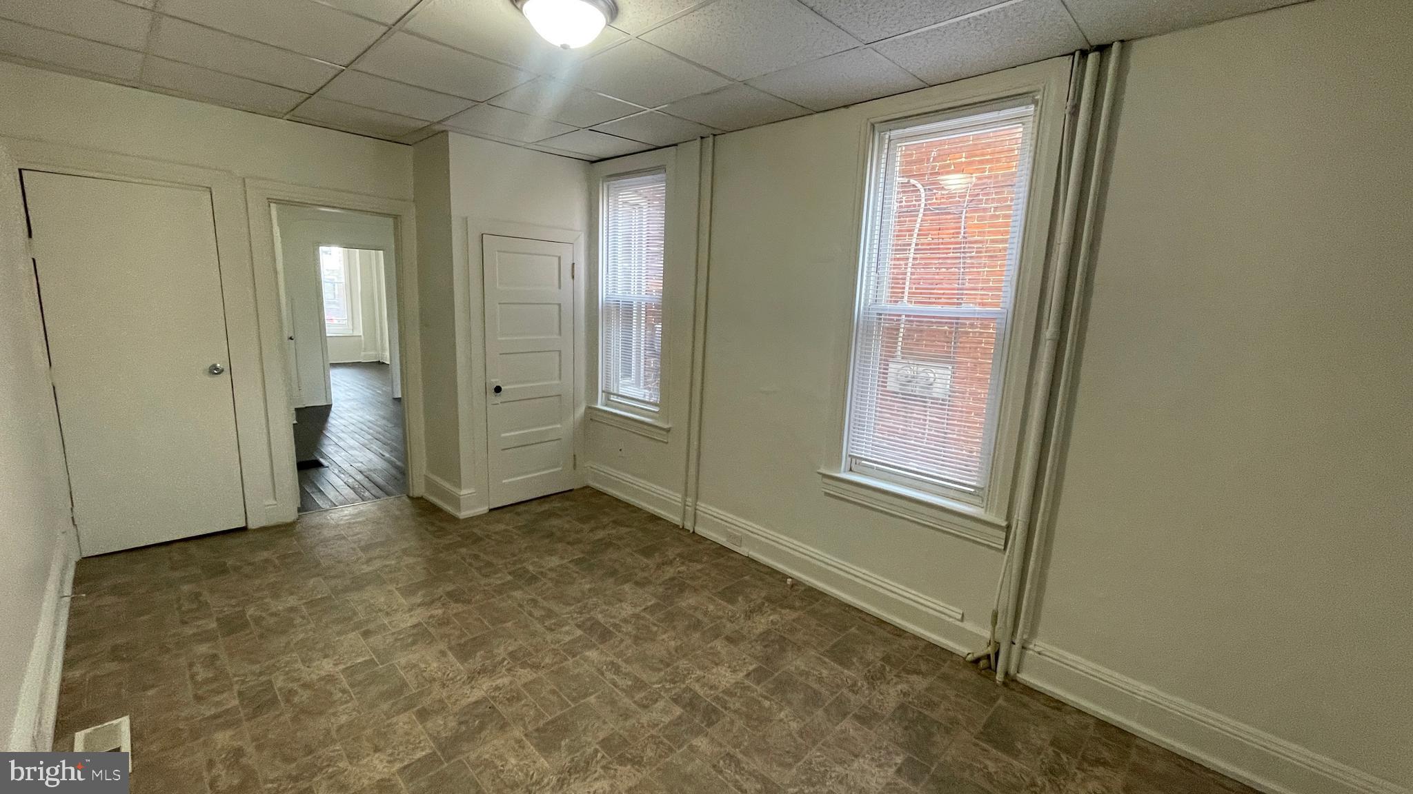 281 W COTTAGE PLACE