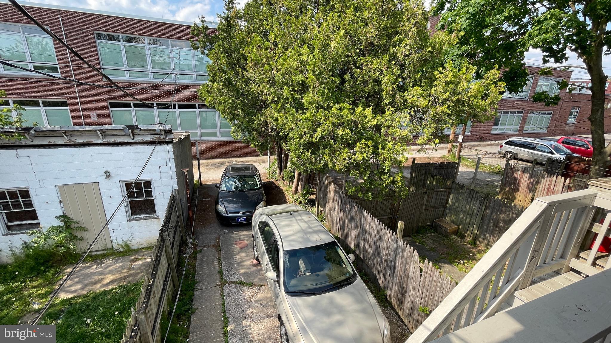 281 W COTTAGE PLACE