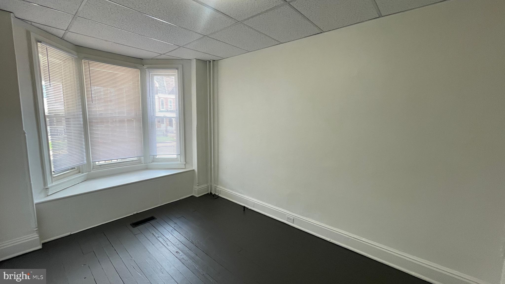 281 W COTTAGE PLACE