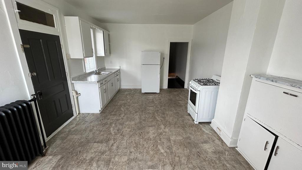 706 ROOSEVELT AVENUE