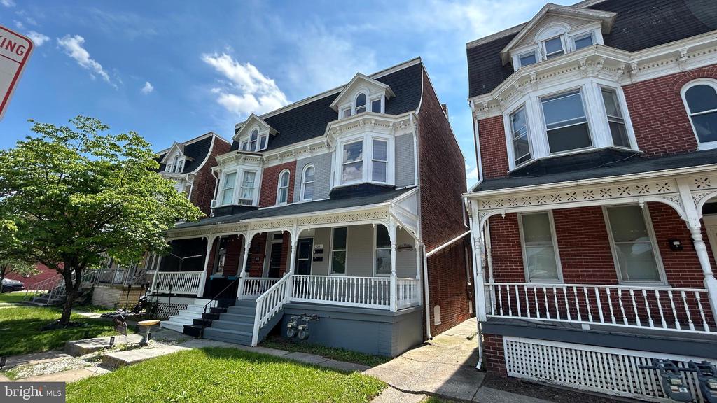 706 ROOSEVELT AVENUE