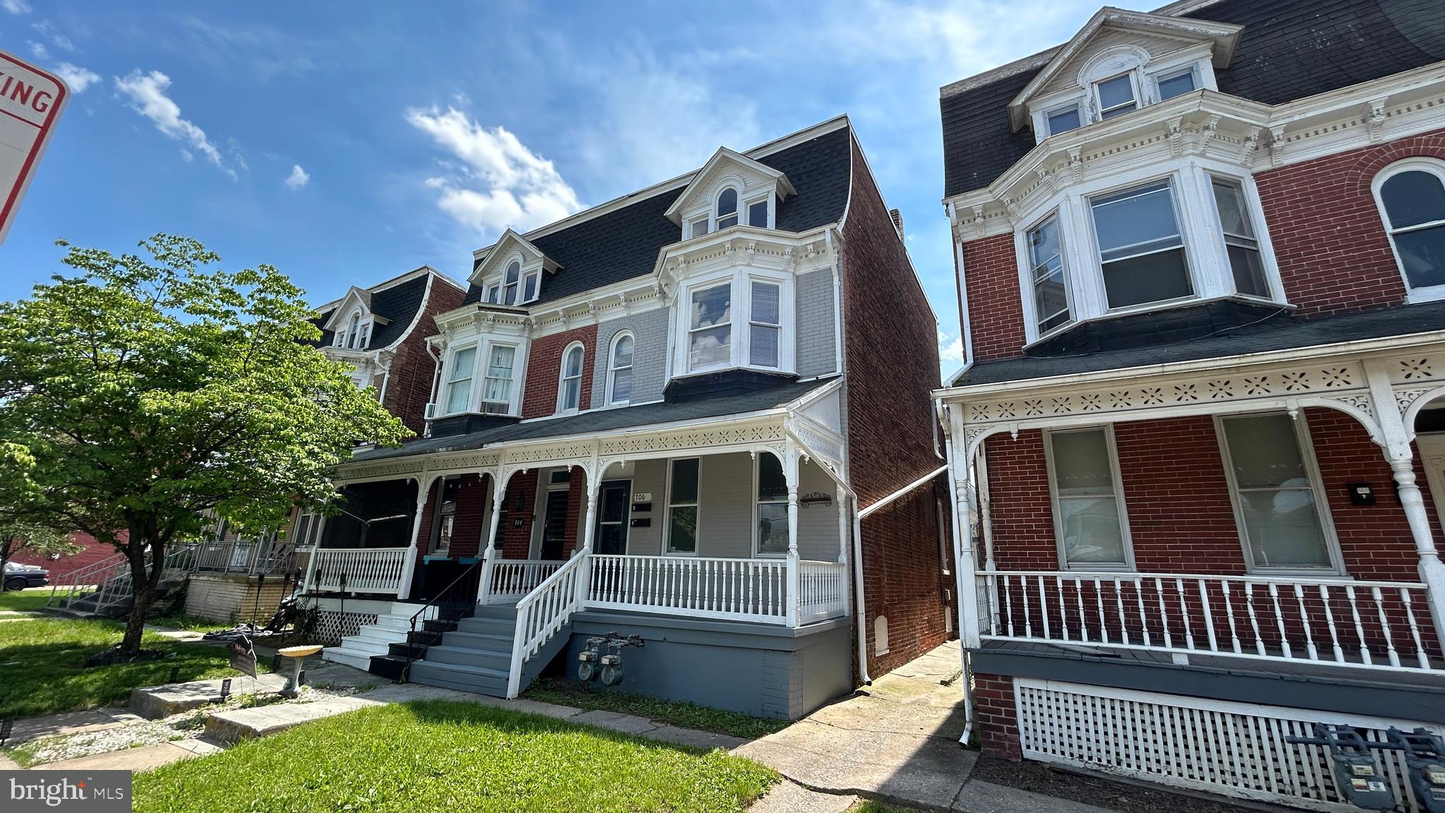 706 ROOSEVELT AVENUE