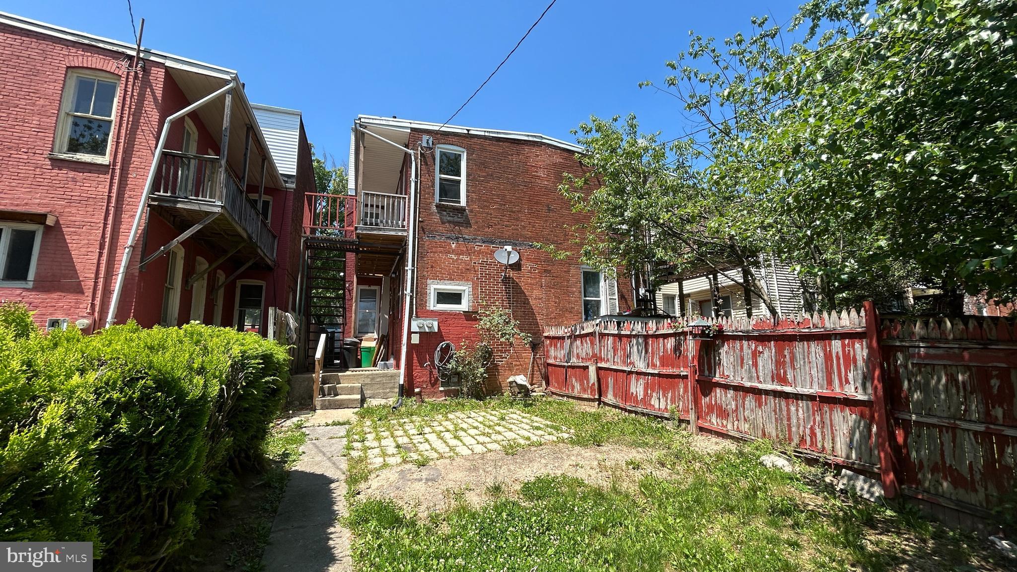 332 W NORTH STREET