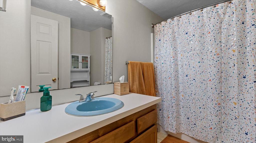 204 TEILA DRIVE 208