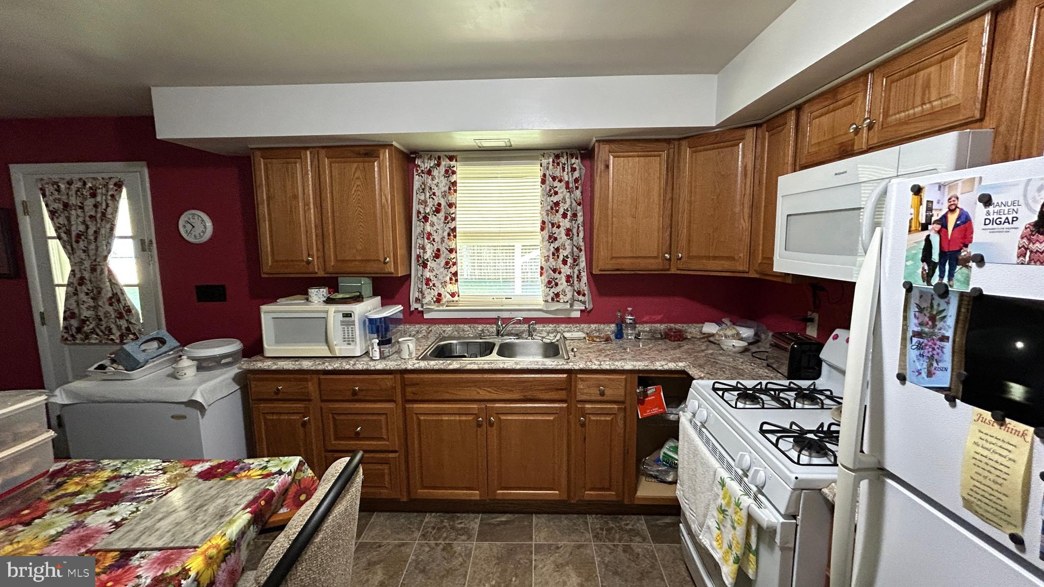 825 EDGEWOOD ROAD