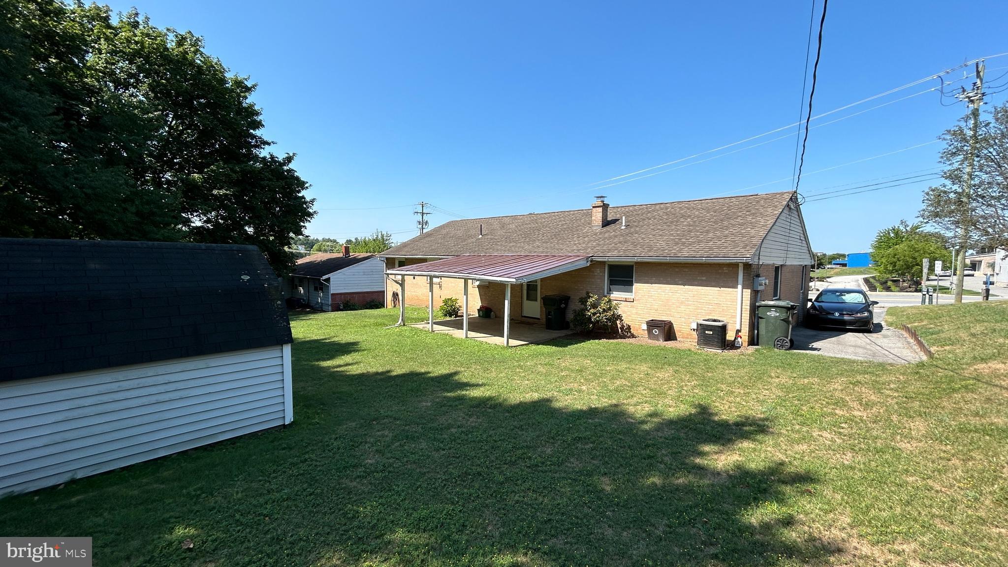 825 EDGEWOOD ROAD