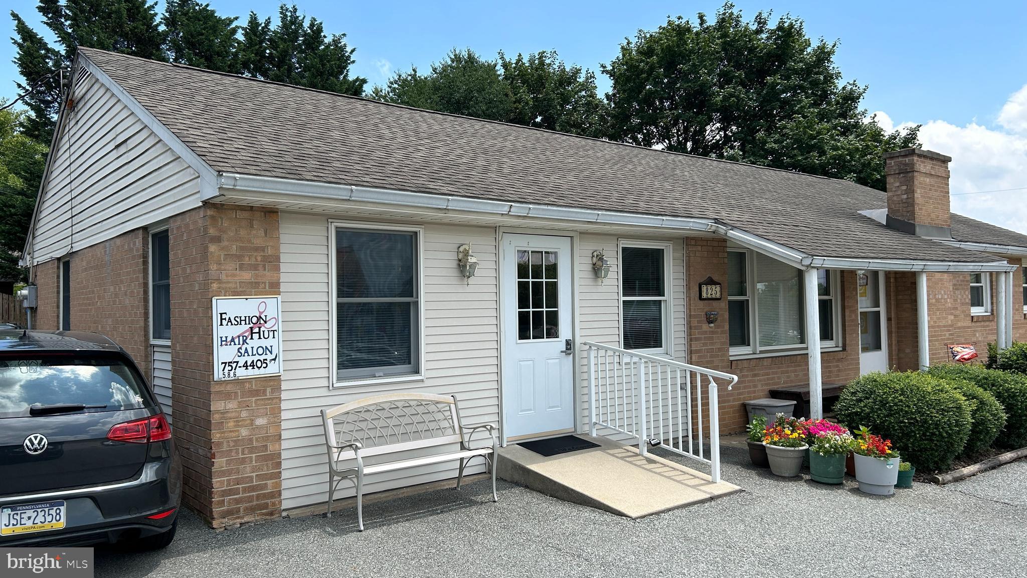 825 EDGEWOOD ROAD