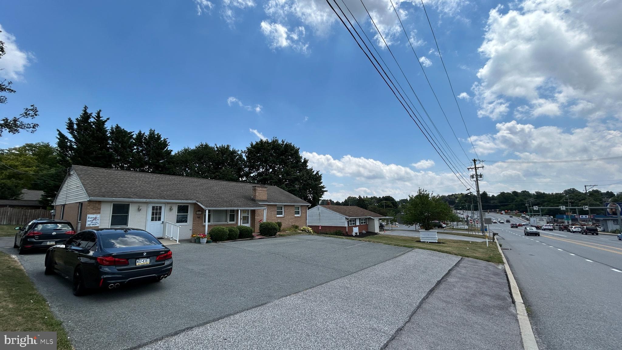 825 EDGEWOOD ROAD