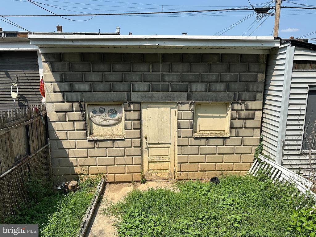 623 WALLACE STREET