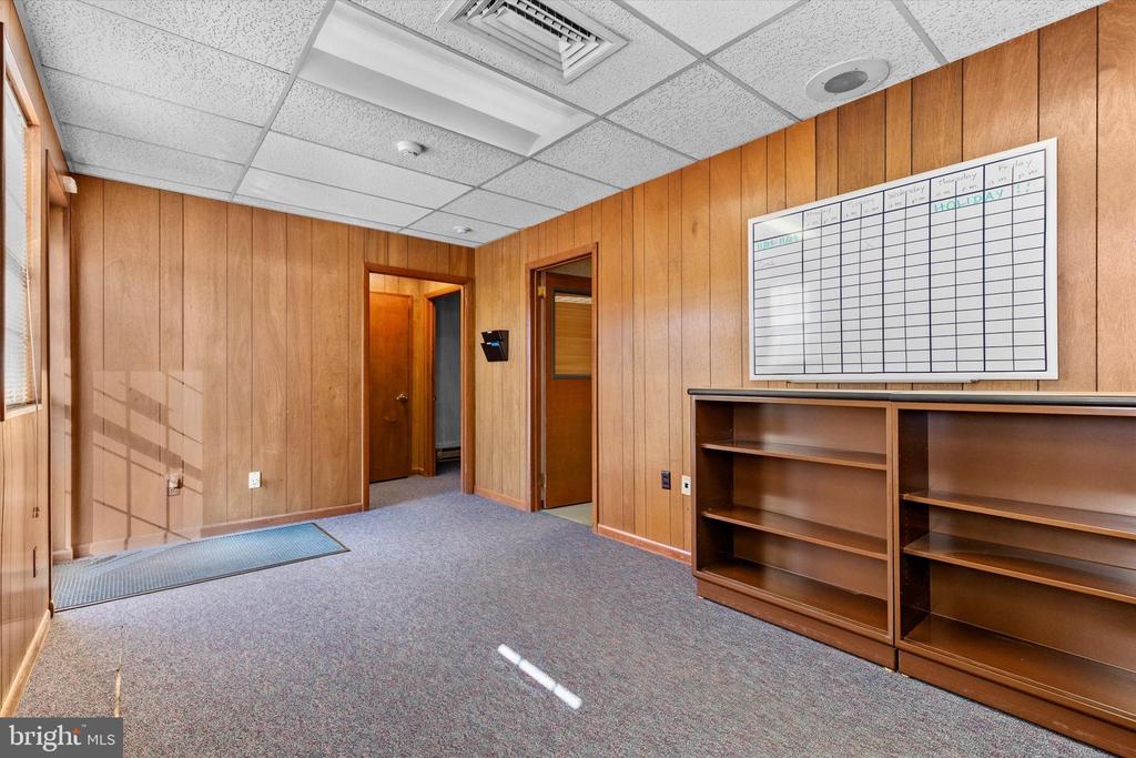 2605 W MARKET STREET