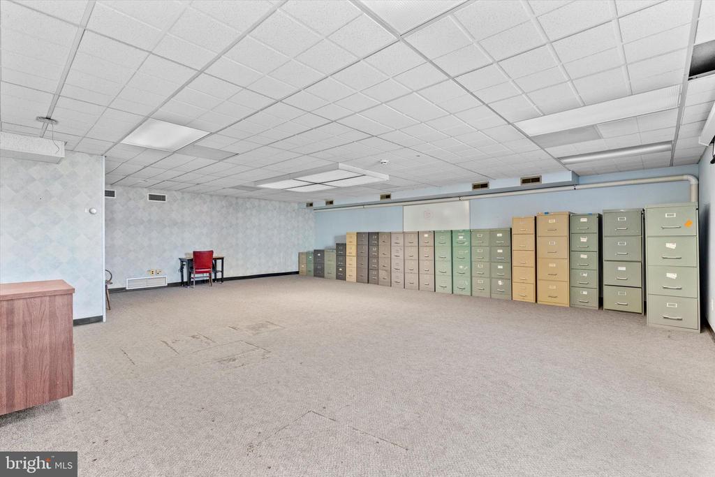2605 W MARKET STREET