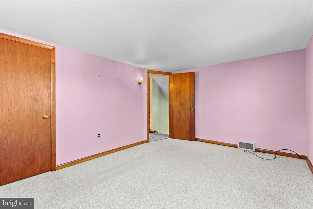 147 S 7TH STREET