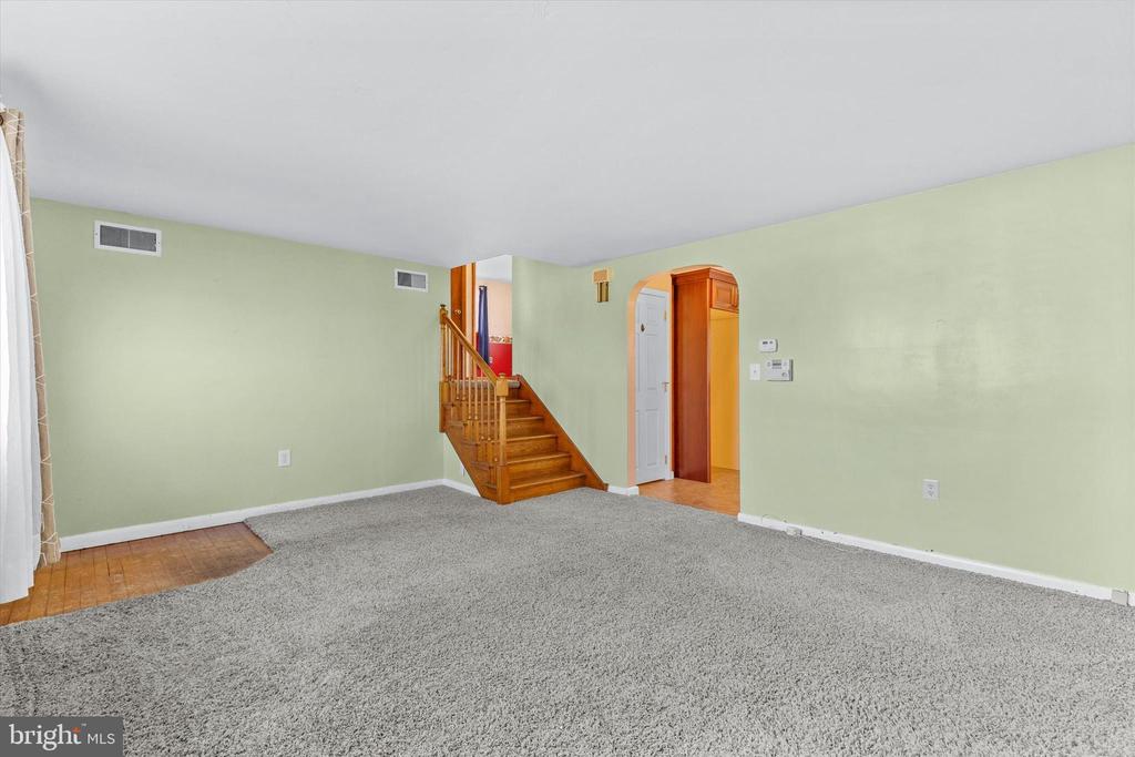 147 S 7TH STREET