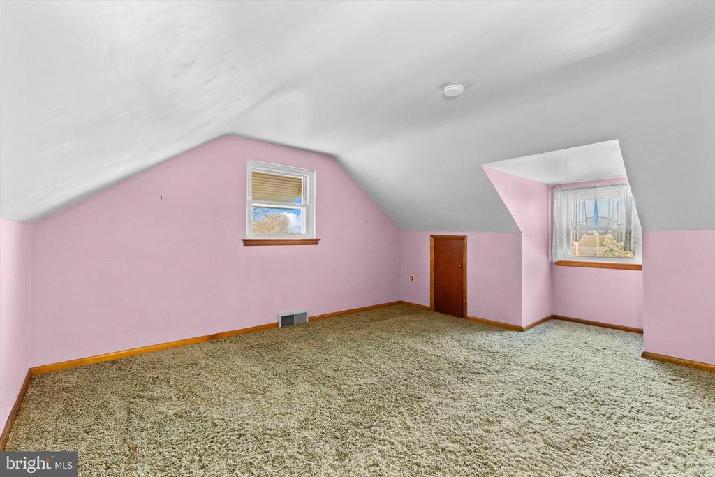 147 S 7TH STREET