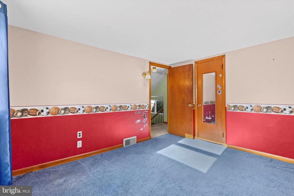 147 S 7TH STREET