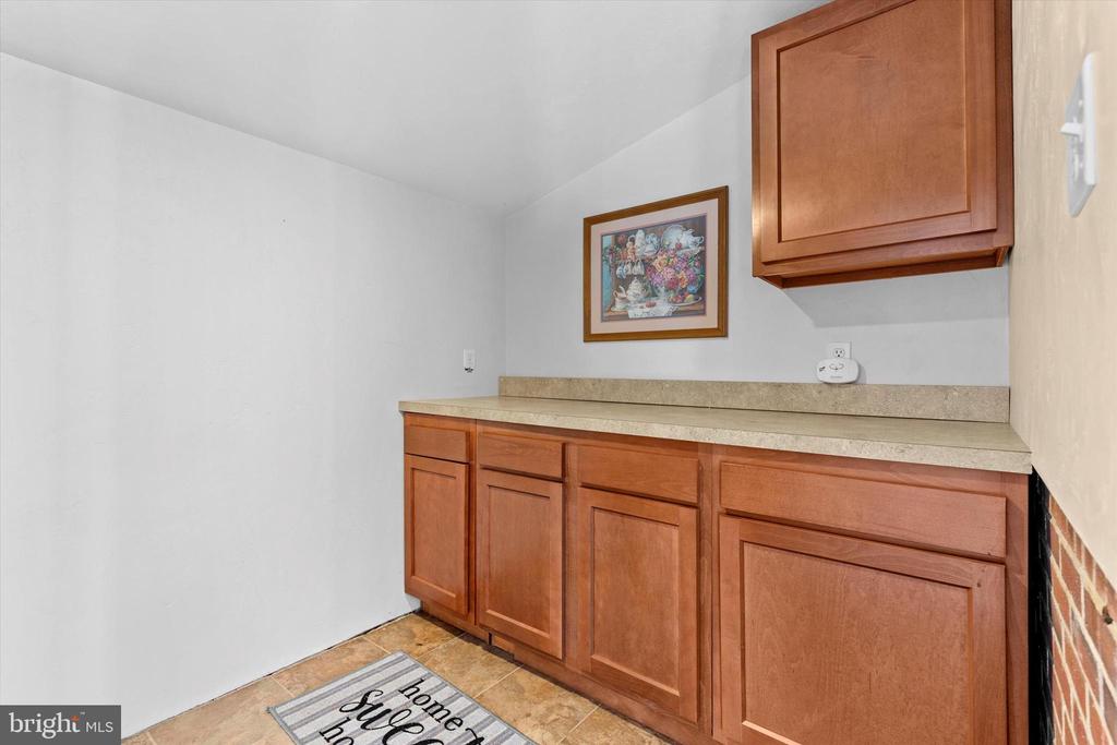 147 S 7TH STREET