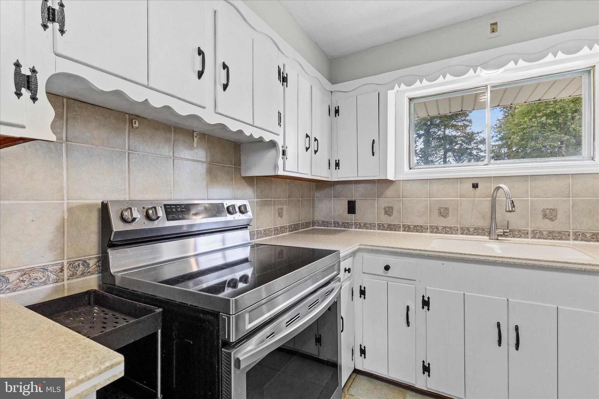 2300 LOCUST ROAD
