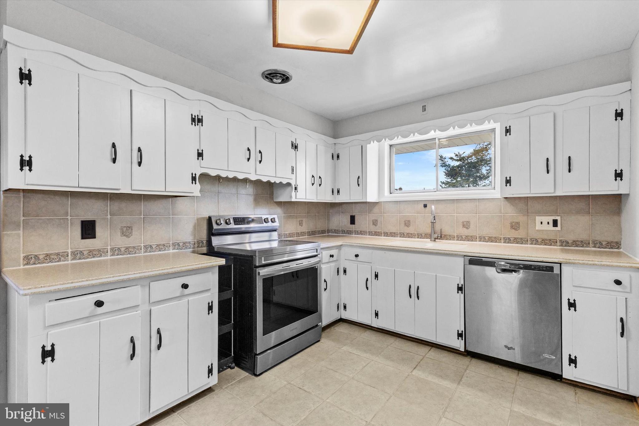 2300 LOCUST ROAD