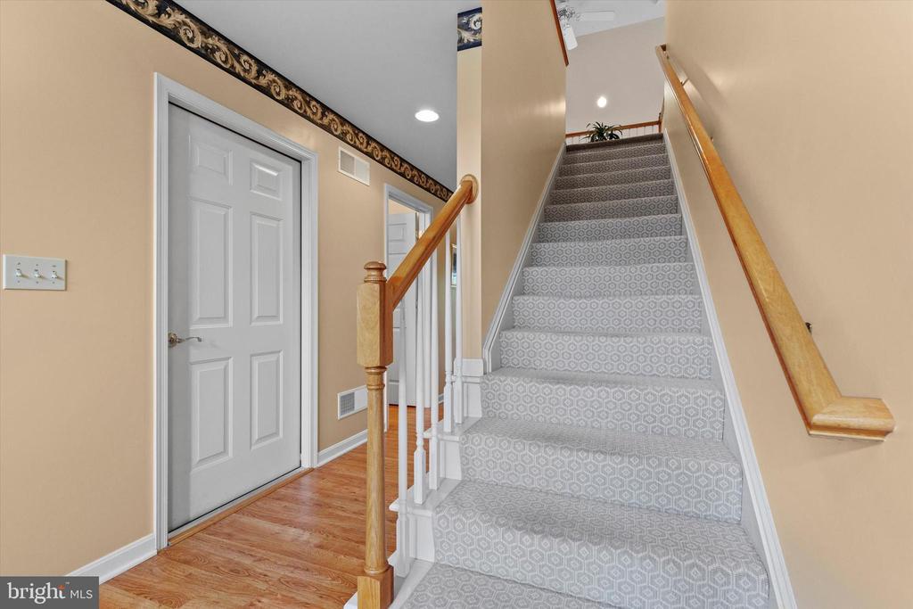 2924 HALSTEAD LANE