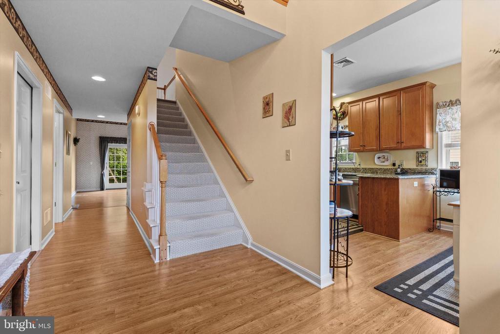 2924 HALSTEAD LANE