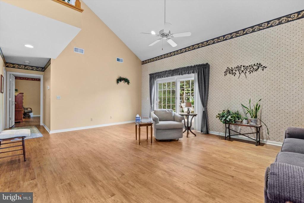 2924 HALSTEAD LANE
