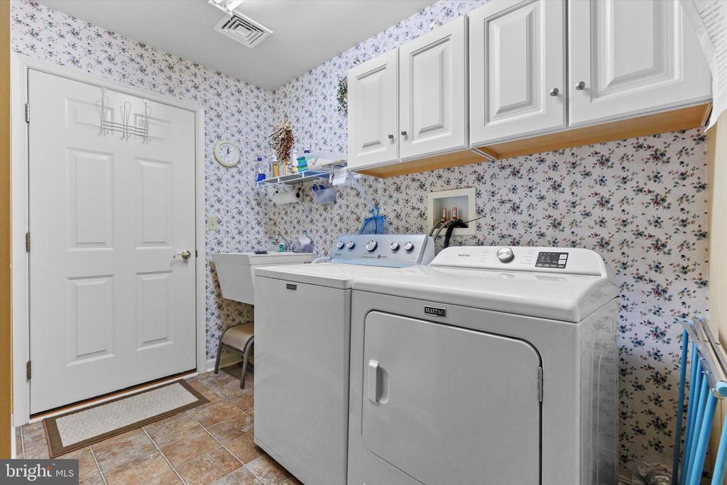2924 HALSTEAD LANE