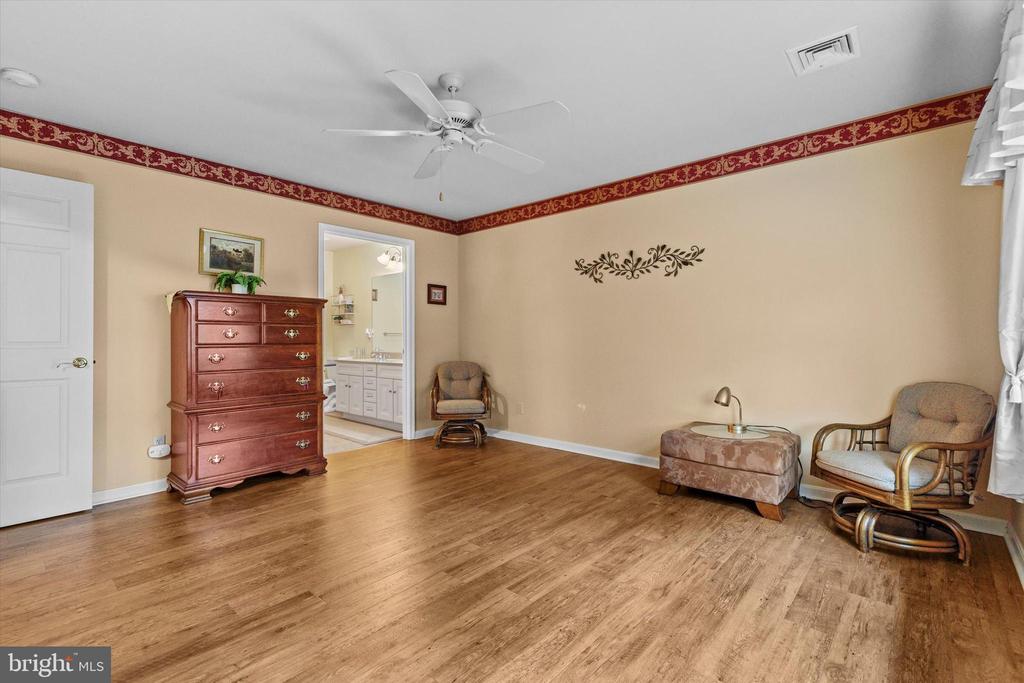 2924 HALSTEAD LANE