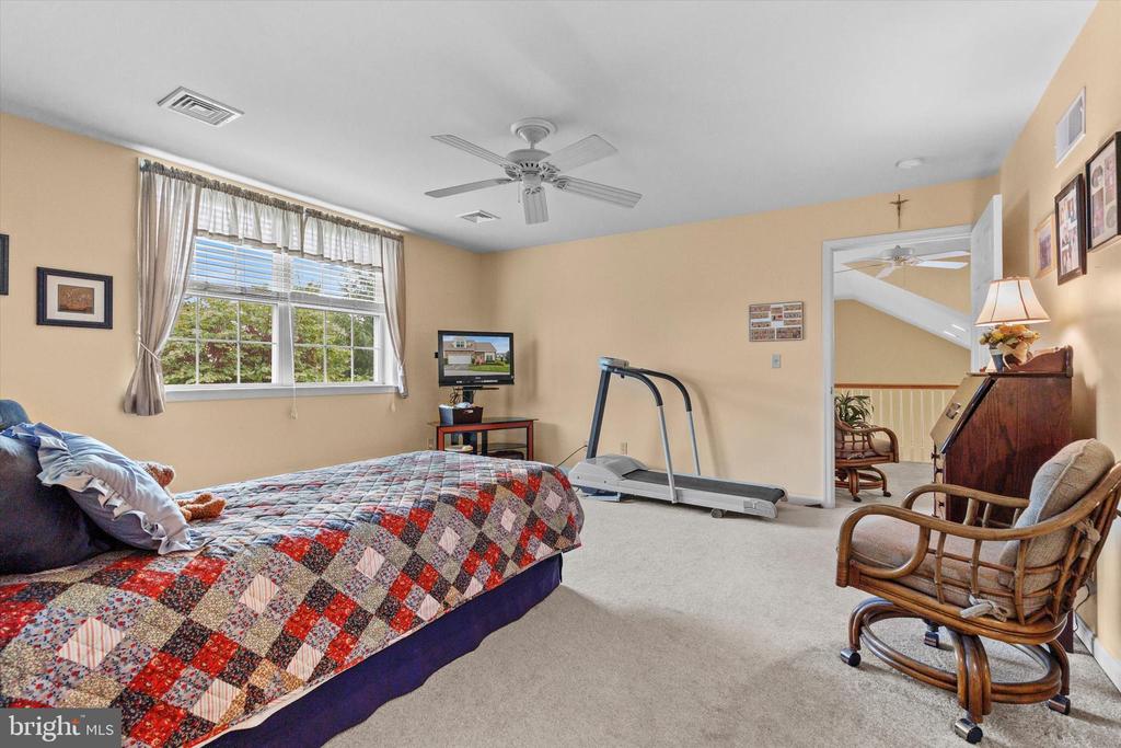 2924 HALSTEAD LANE