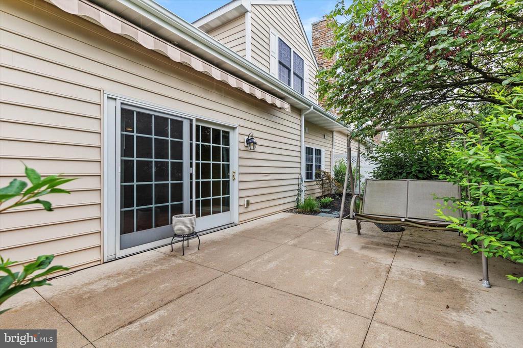 2924 HALSTEAD LANE