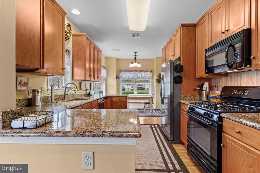 2924 HALSTEAD LANE