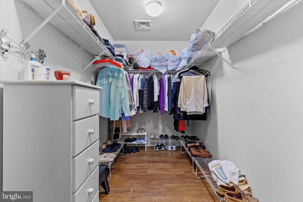 2924 HALSTEAD LANE