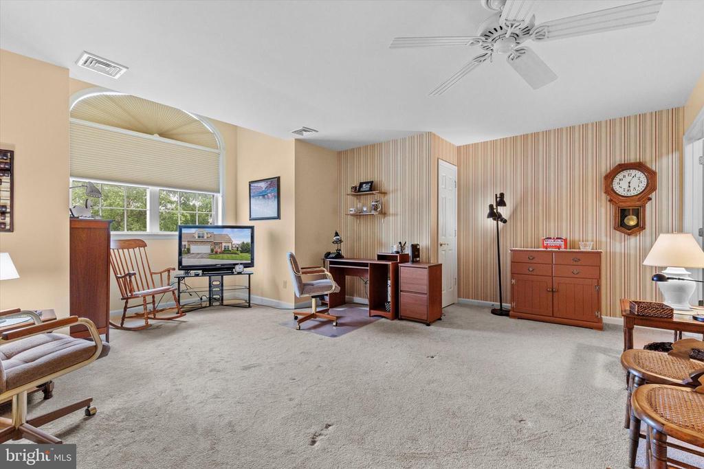 2924 HALSTEAD LANE