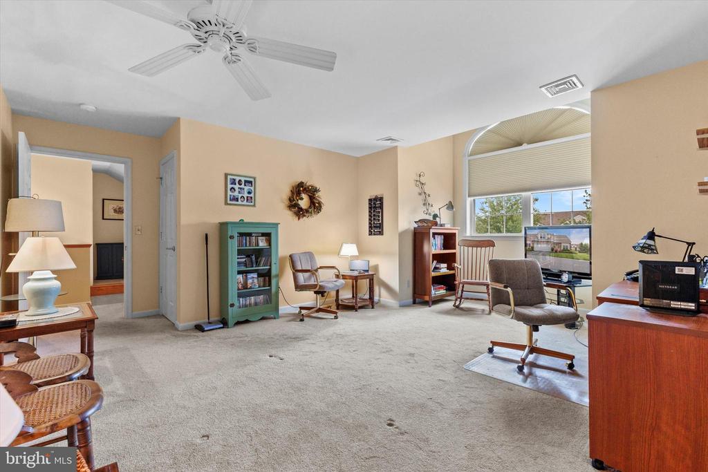 2924 HALSTEAD LANE