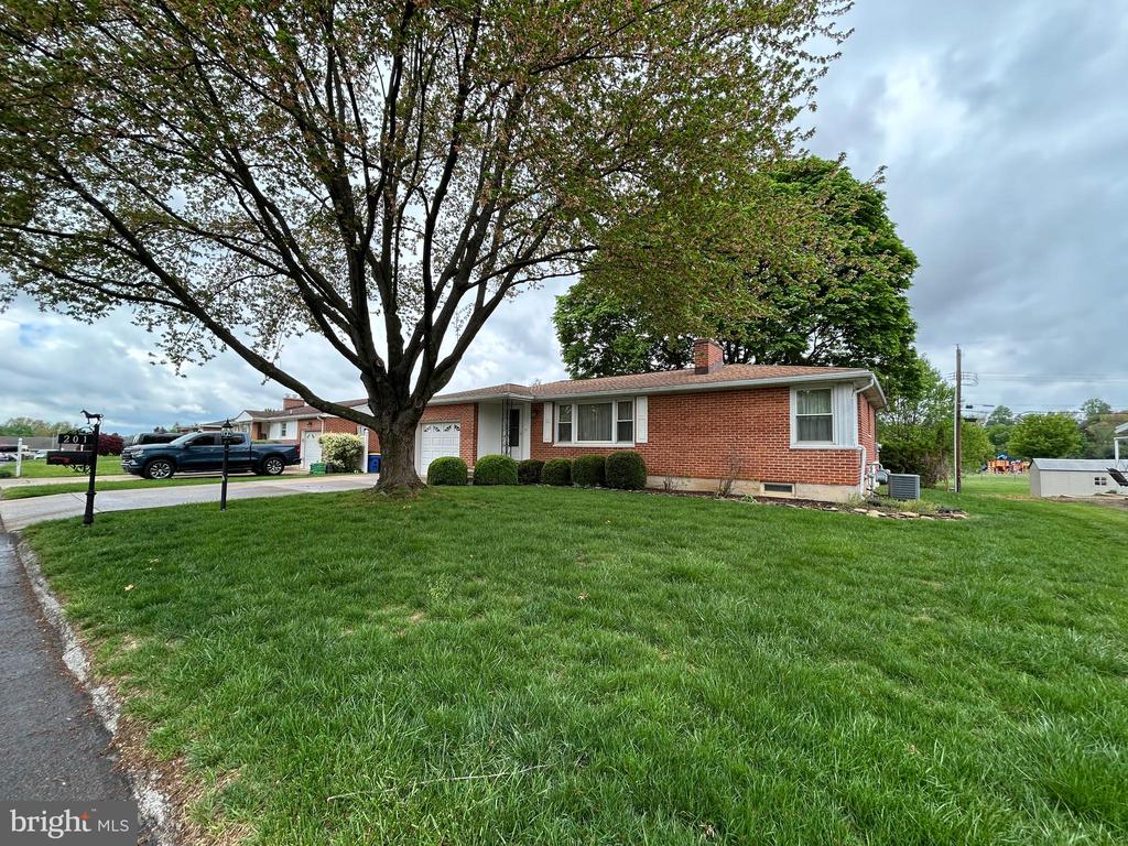 201 HAYBROOK DRIVE