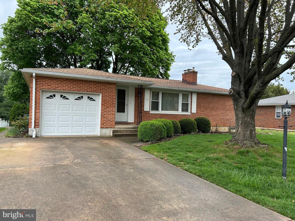201 HAYBROOK DRIVE