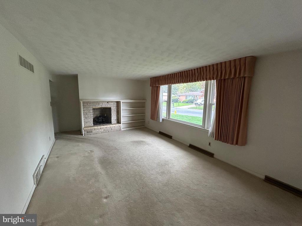 201 HAYBROOK DRIVE