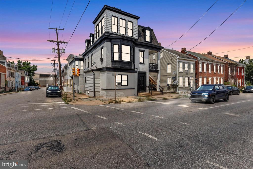 597 W PHILADELPHIA STREET