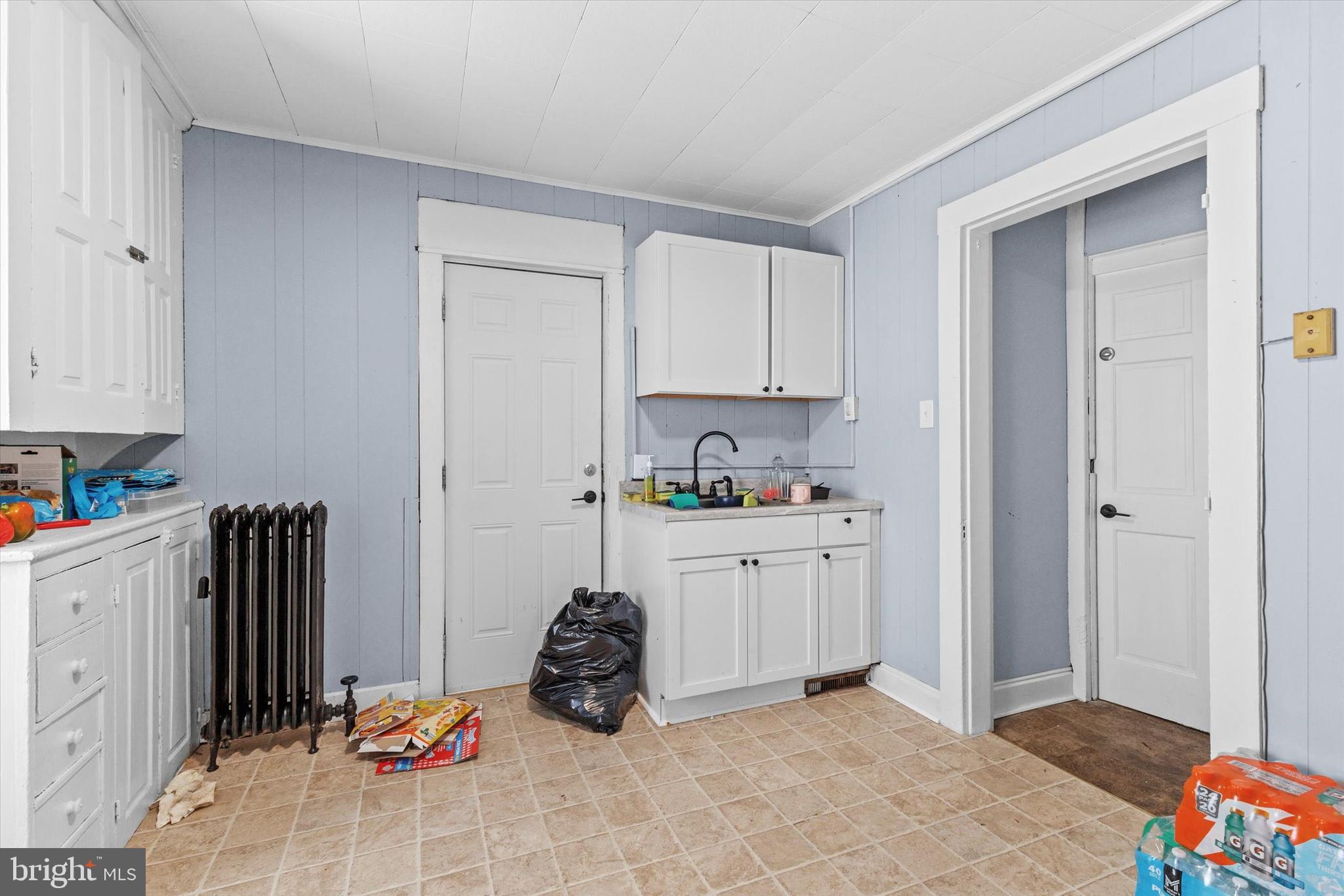 597 W PHILADELPHIA STREET