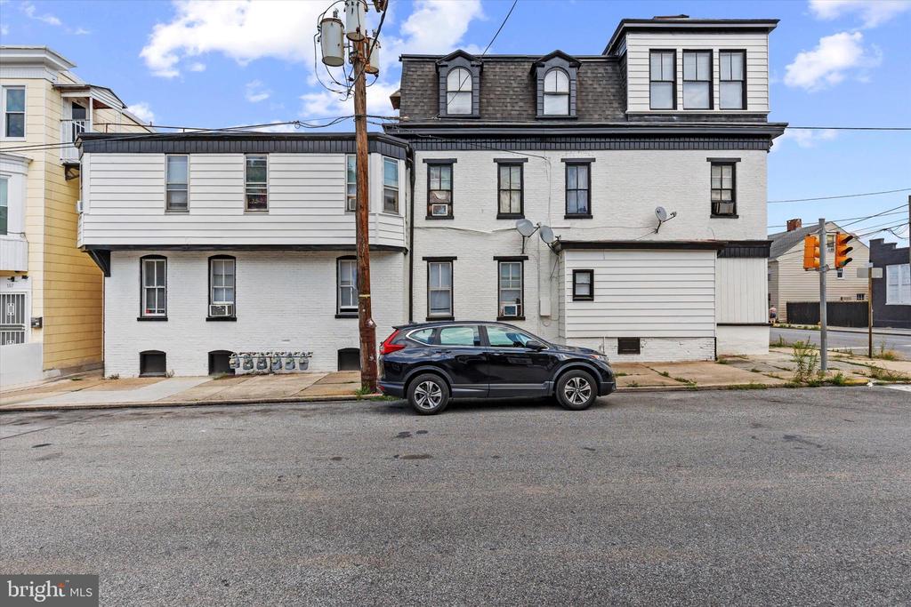 597 W PHILADELPHIA STREET