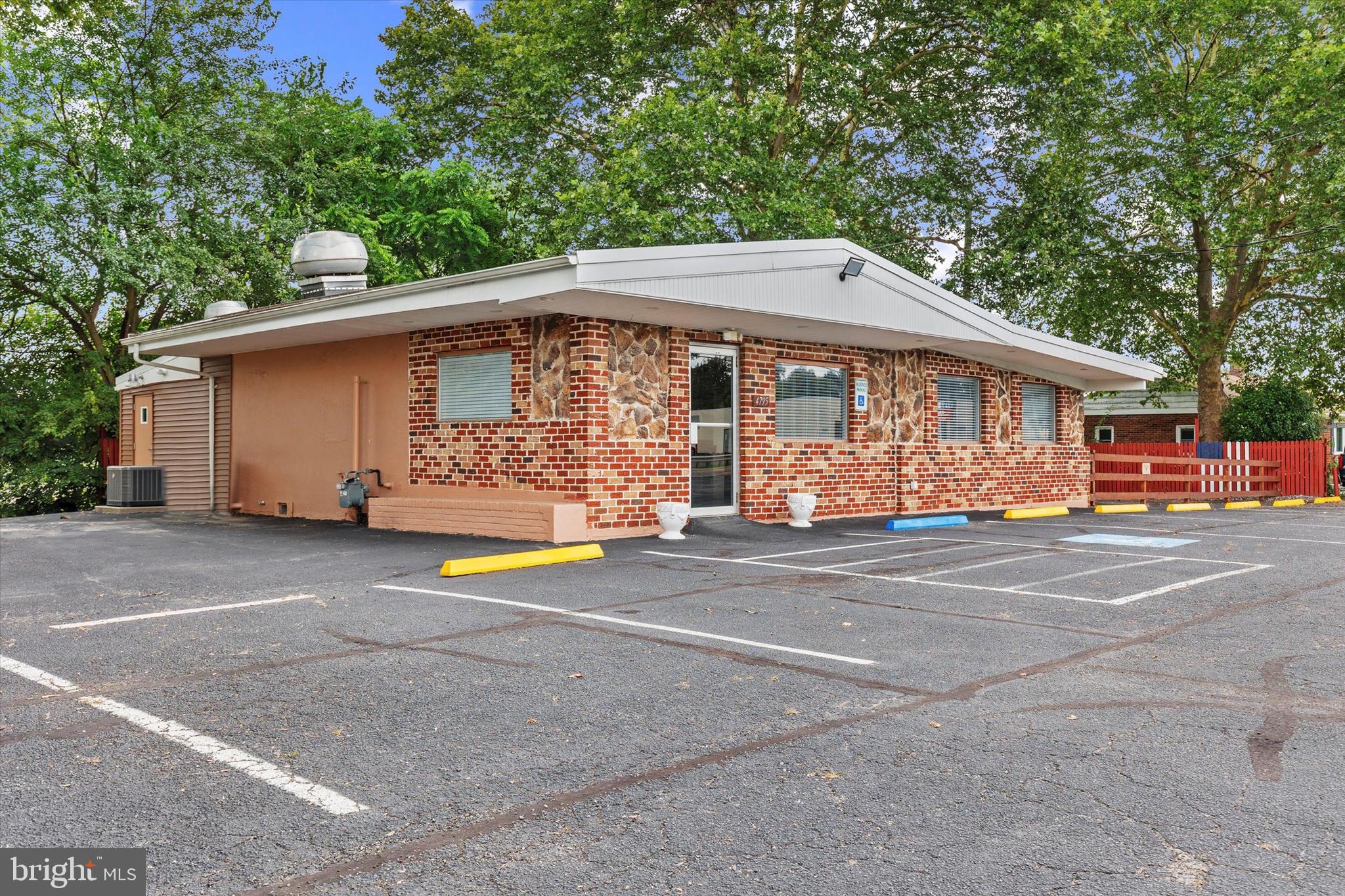 4795 W MARKET STREET