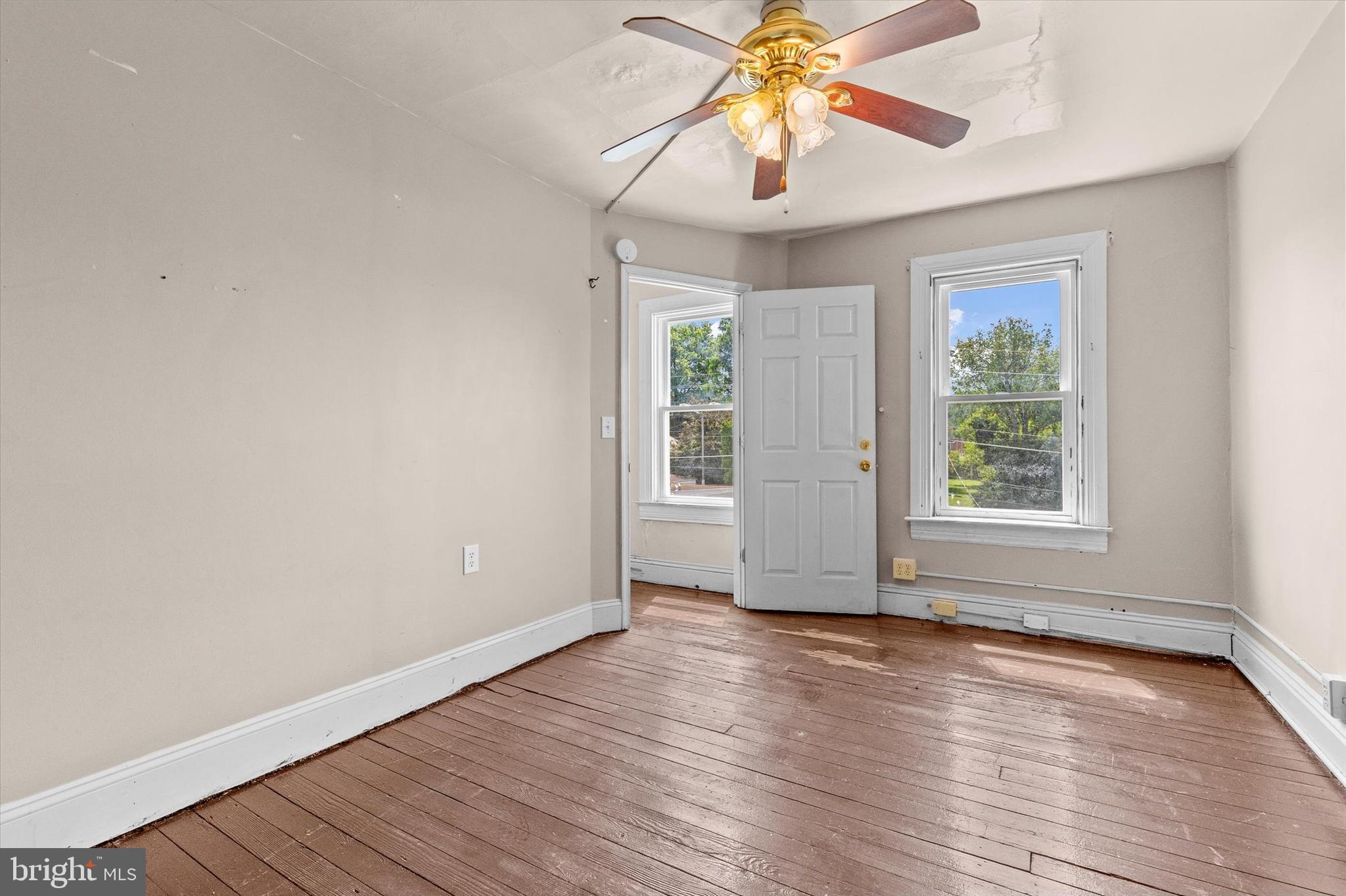 272 W JACKSON STREET