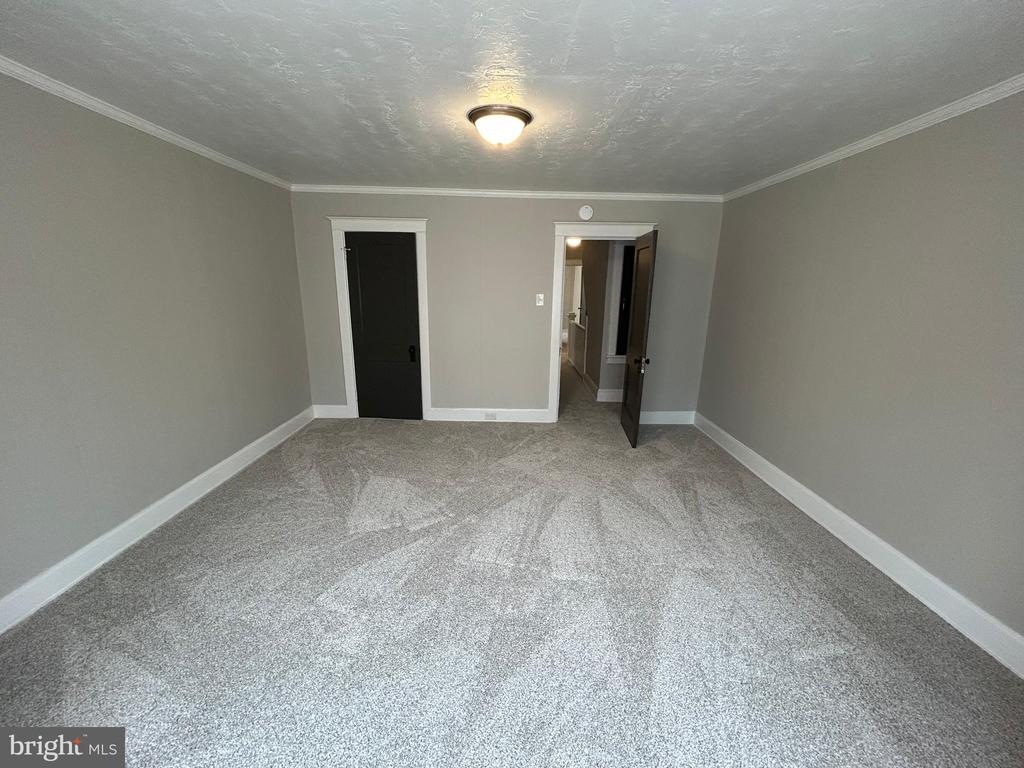 1110 W POPLAR STREET