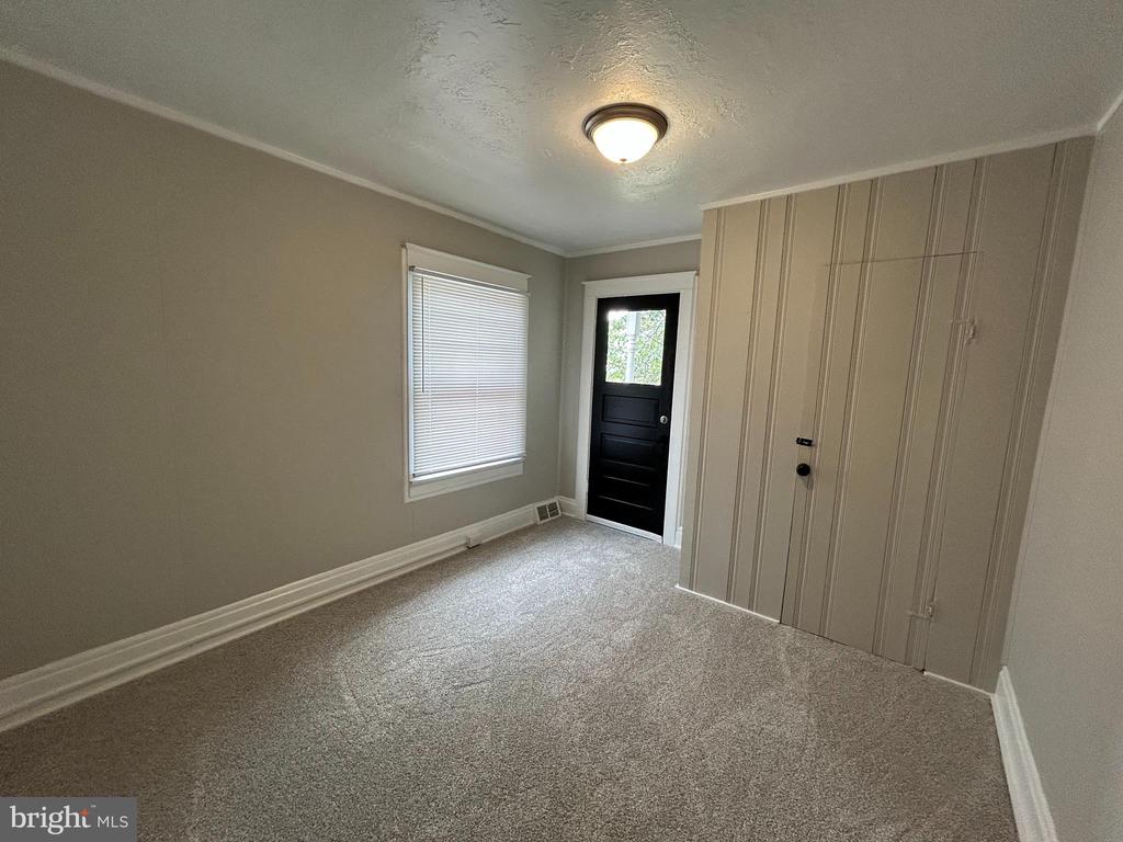 1110 W POPLAR STREET