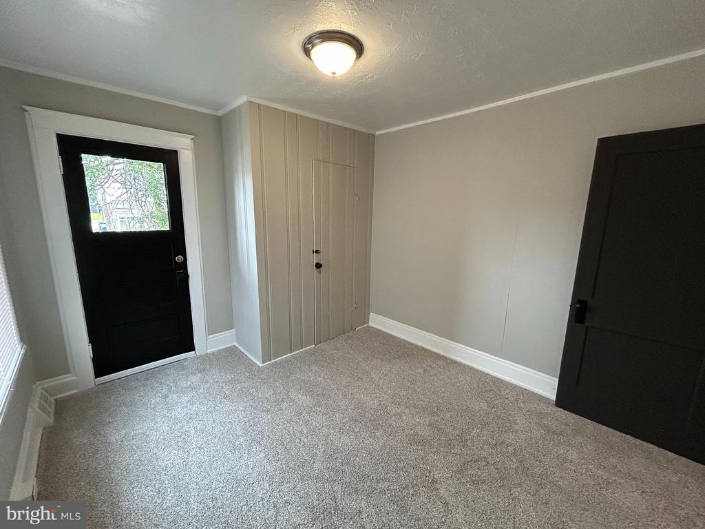 1110 W POPLAR STREET