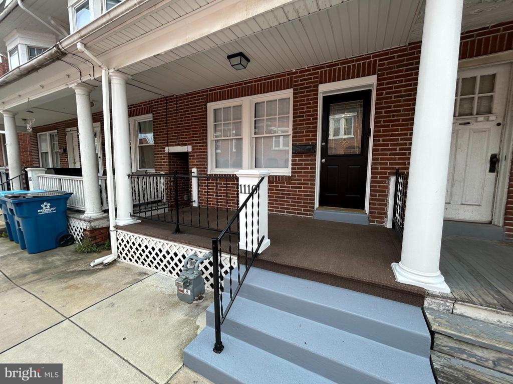 1110 W POPLAR STREET