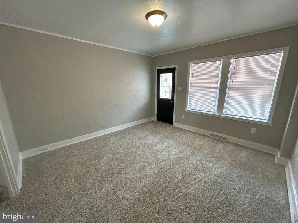 1110 W POPLAR STREET