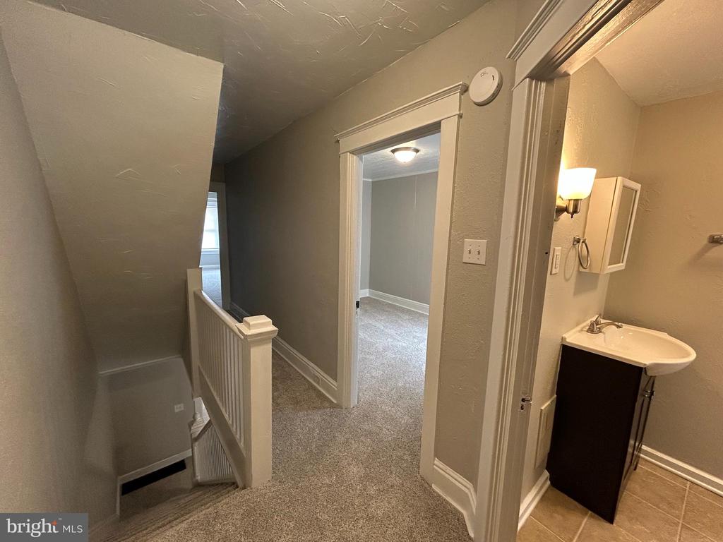 1110 W POPLAR STREET