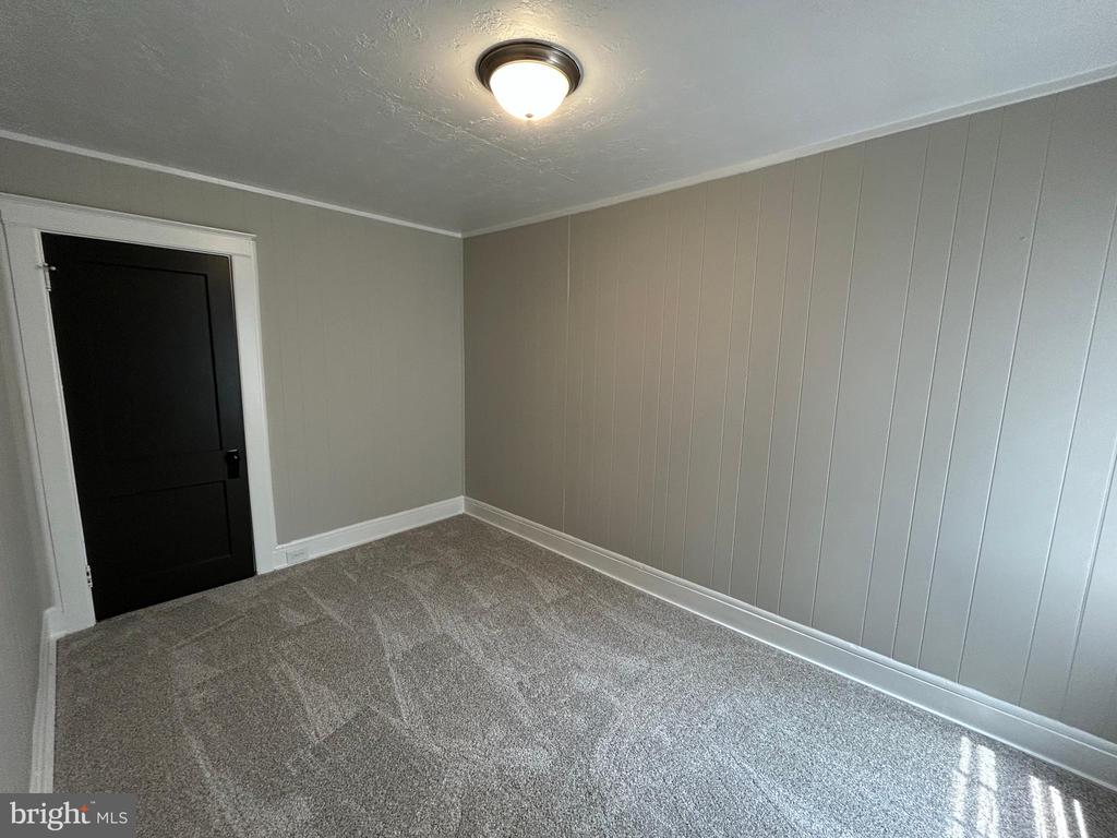 1110 W POPLAR STREET