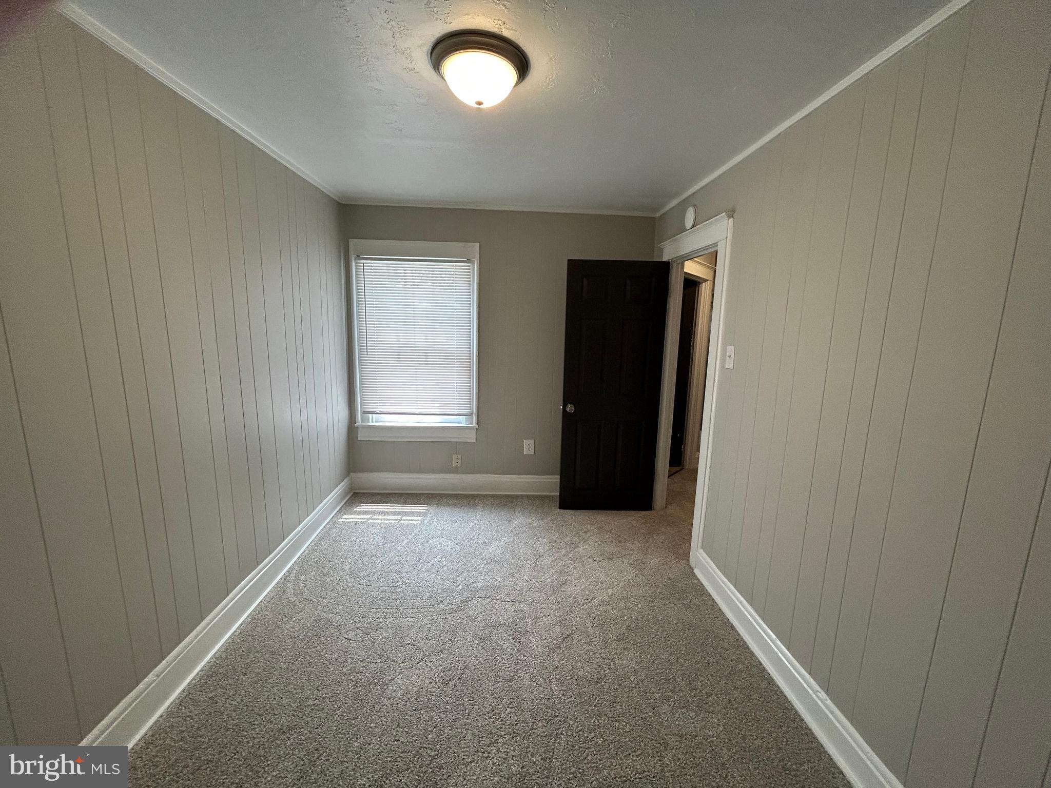 1110 W POPLAR STREET